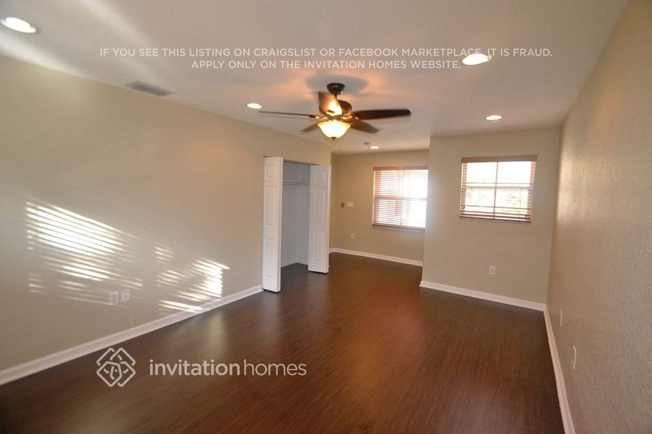 4937 Nw 55th Blvd - Photo 7 of 15