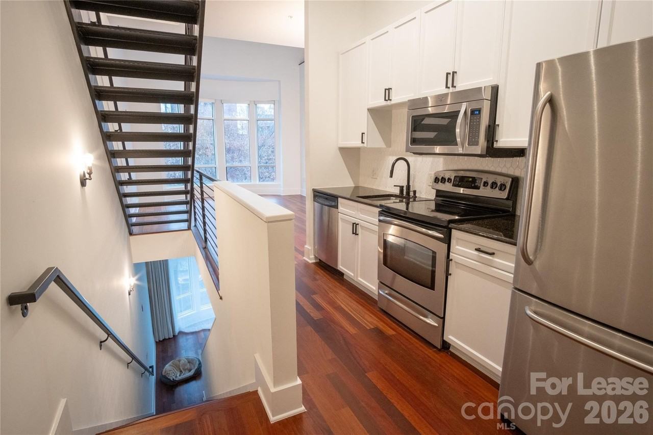 2133 Southend Dr #303 - Photo 4 of 21