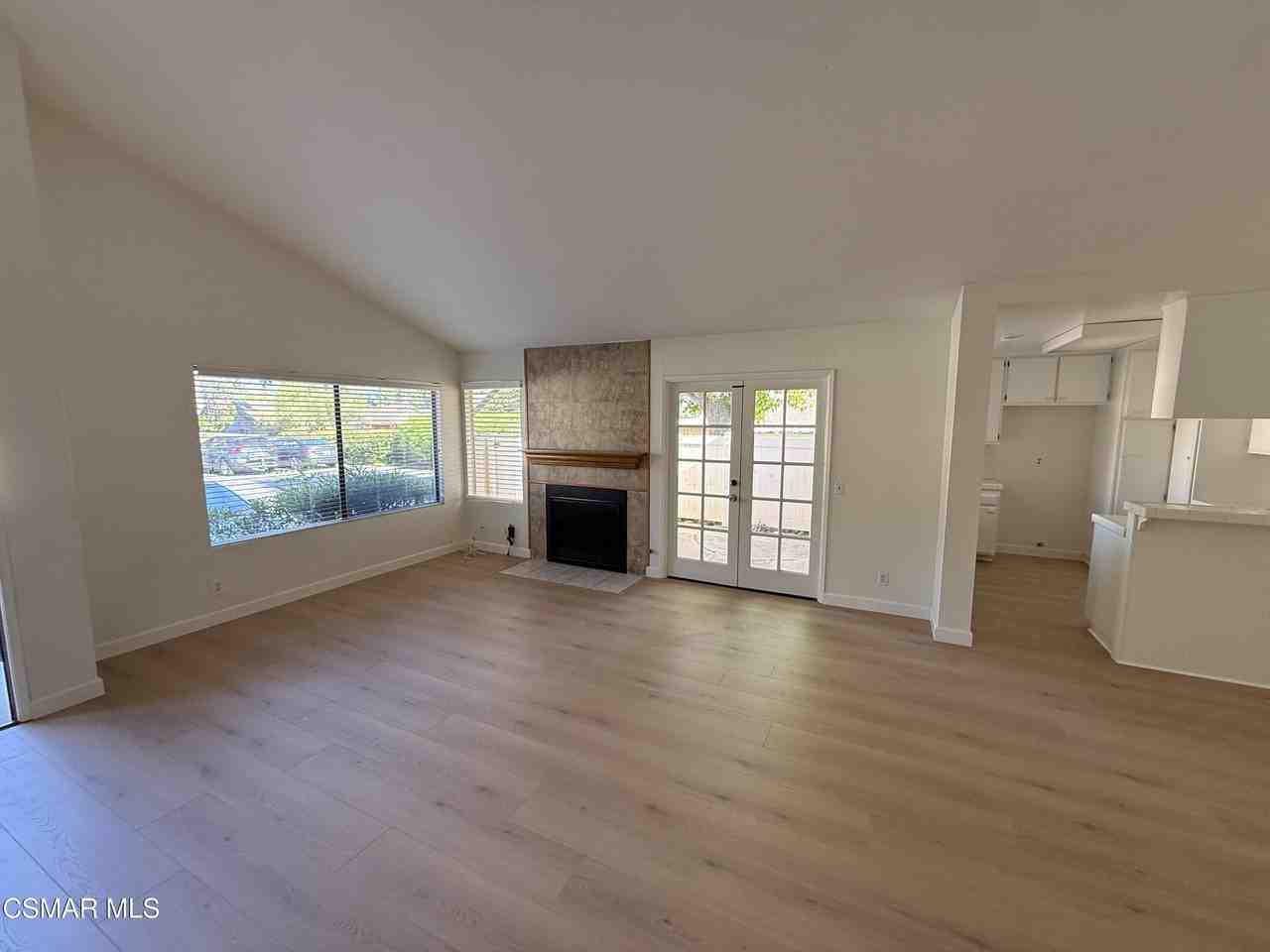 1107 Catlin St #B - Photo 2 of 9