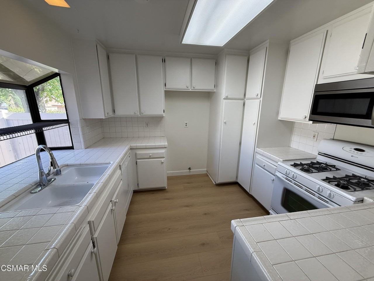 1107 Catlin St #B - Photo 7 of 9