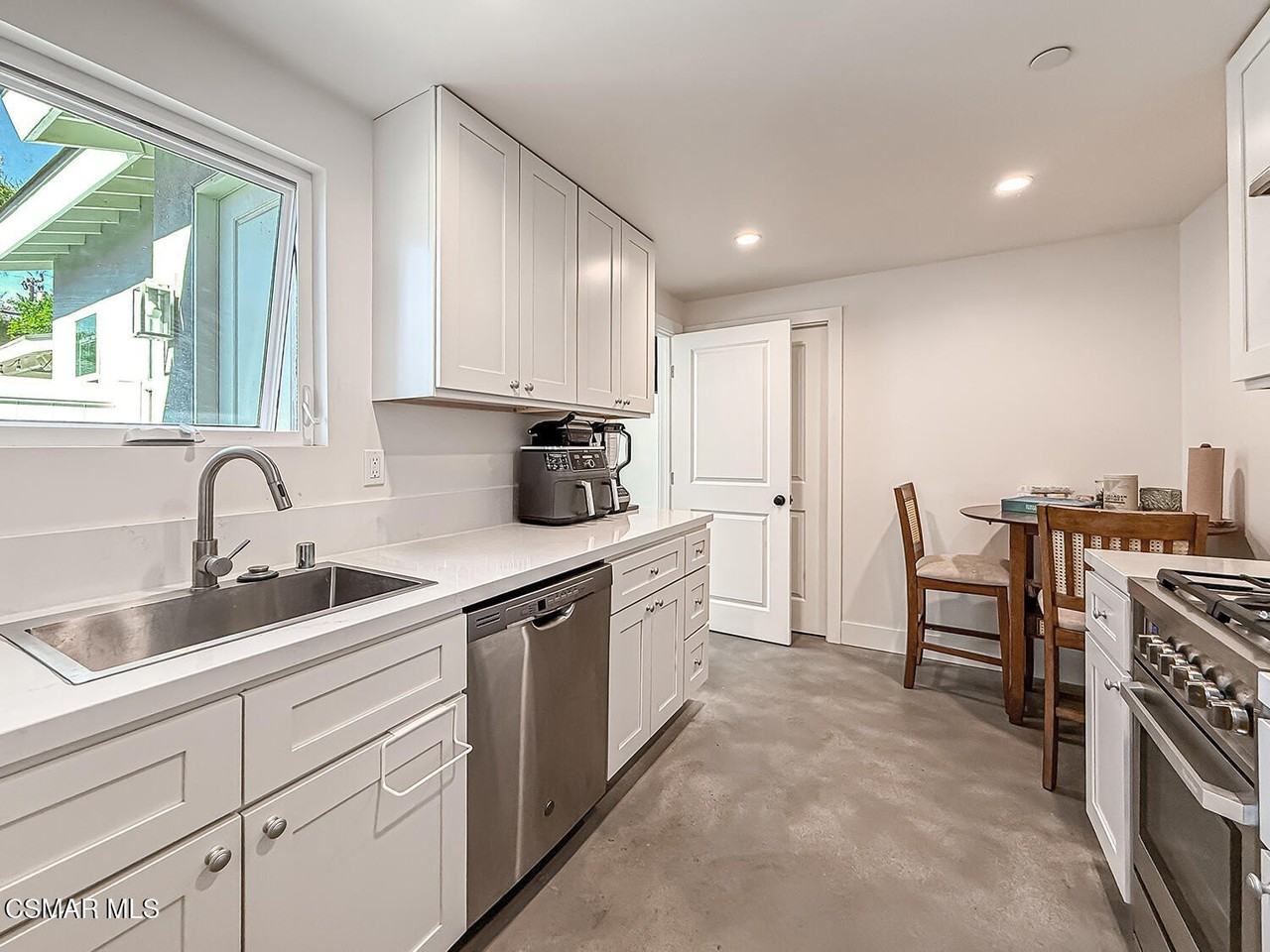 2465 Chiquita Ln #B - Photo 4 of 15
