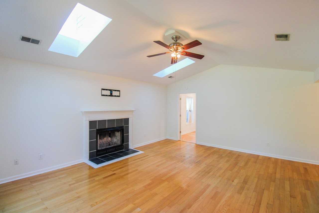 1240 Llewellyn Rd - Photo 2 of 23