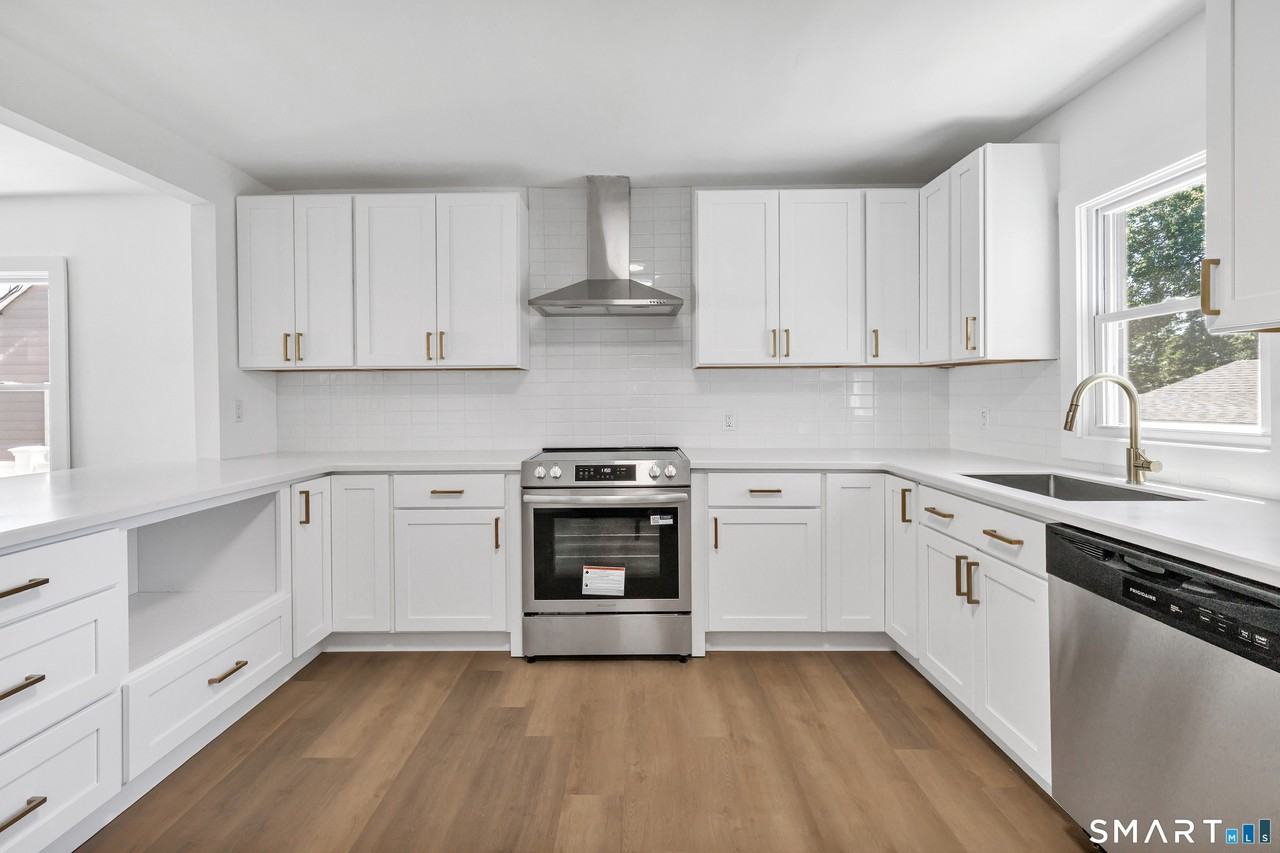 59 Lenox Ave - Photo 3 of 26