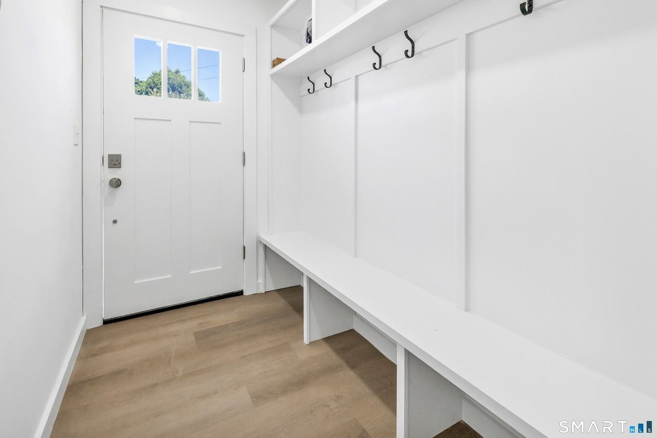 59 Lenox Ave - Photo 5 of 26
