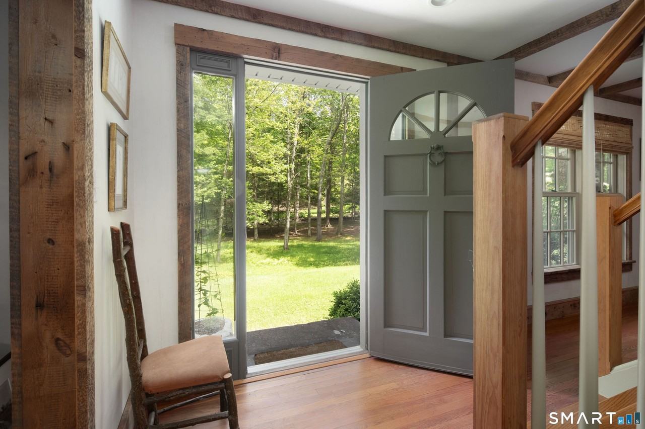 109 Cobble Rd - Photo 2 of 15