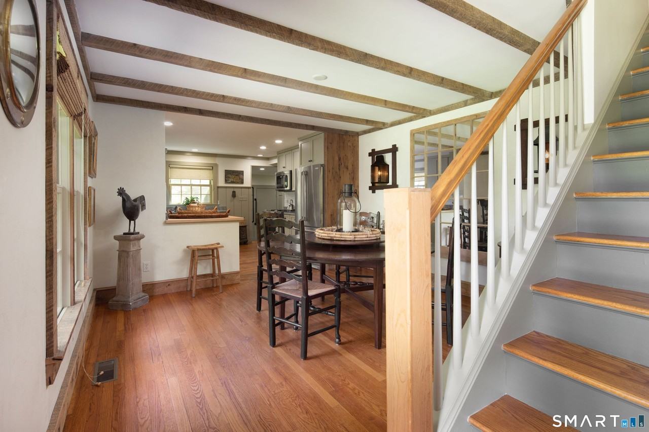 109 Cobble Rd - Photo 3 of 15