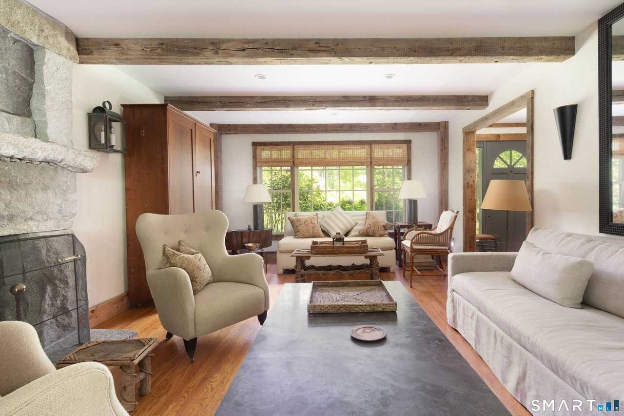 109 Cobble Rd - Photo 4 of 15