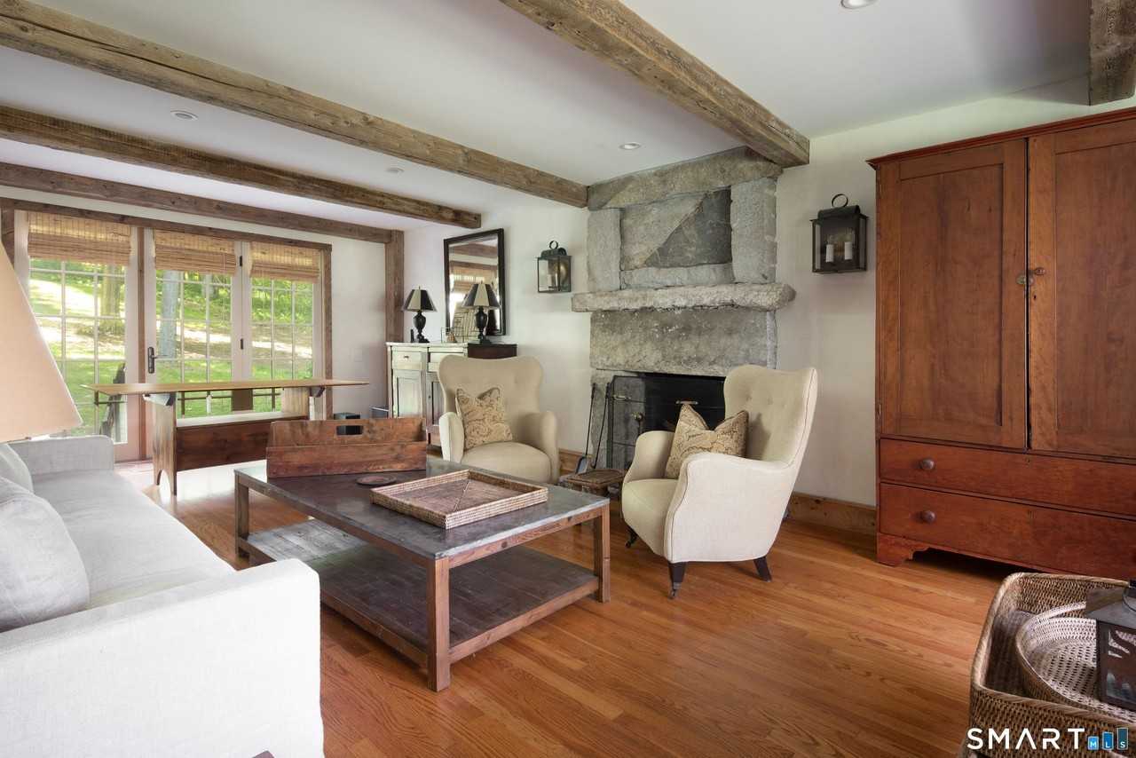 109 Cobble Rd - Photo 5 of 15