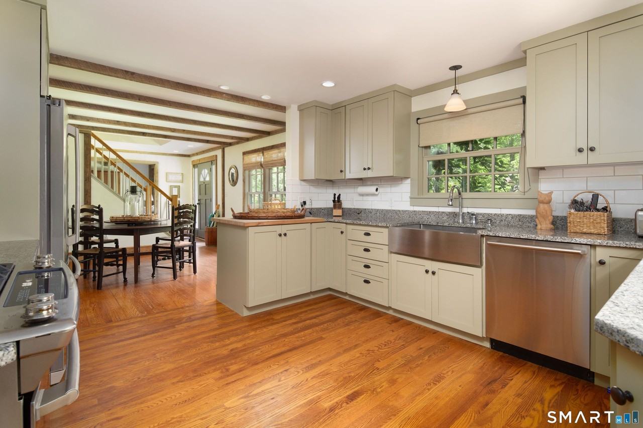 109 Cobble Rd - Photo 6 of 15