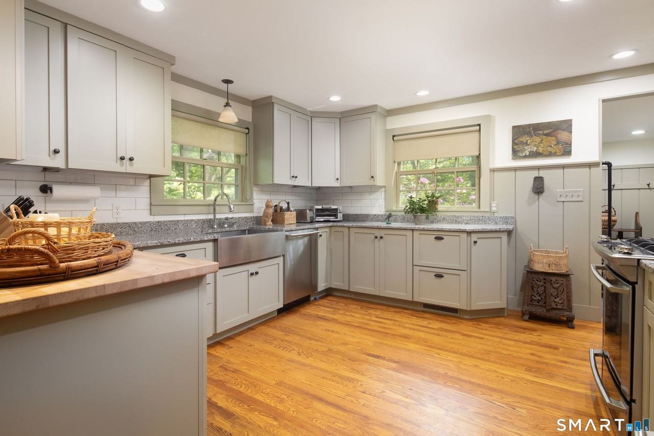 109 Cobble Rd - Photo 7 of 15