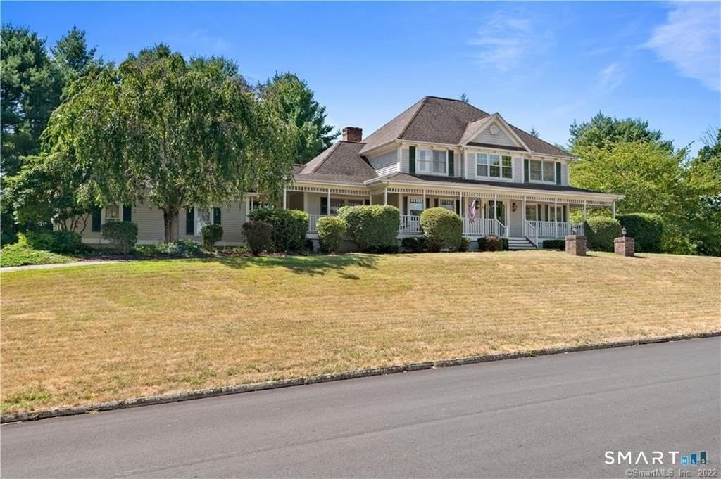 8 Genesee Ln - Photo 2 of 37