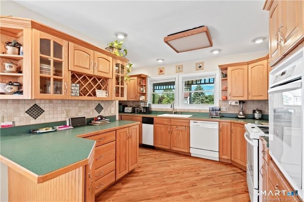 8 Genesee Ln - Photo 5 of 37