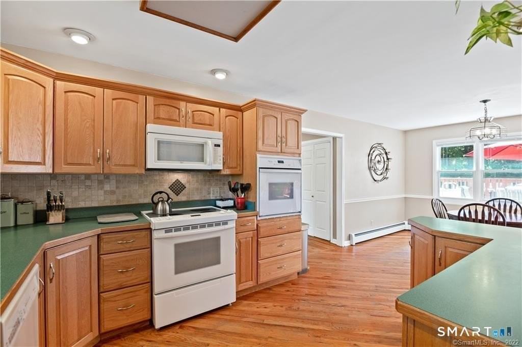 8 Genesee Ln - Photo 6 of 37