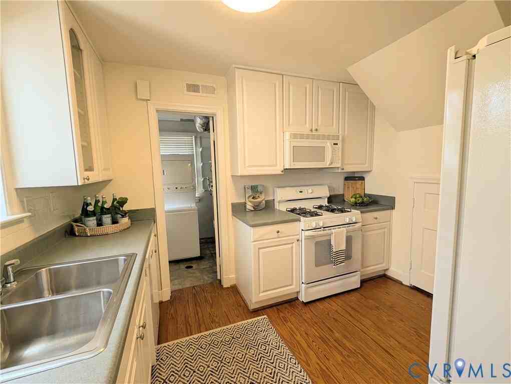 4708 Bromley Ln - Photo 5 of 11