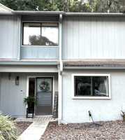 featured image of 14 Fair Oaks Cir