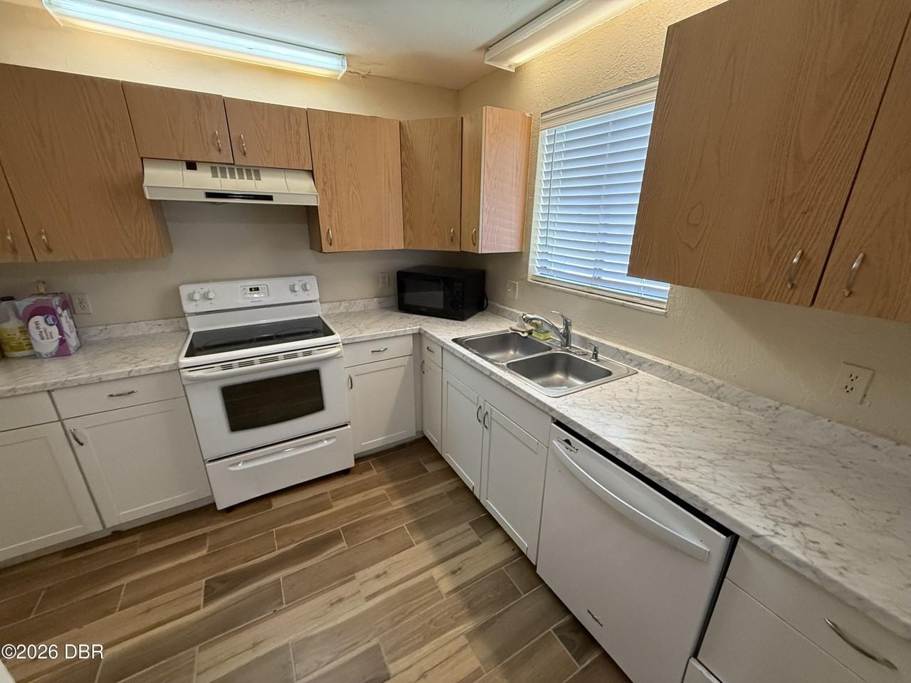 1103 Deer Springs Rd - Photo 4 of 15
