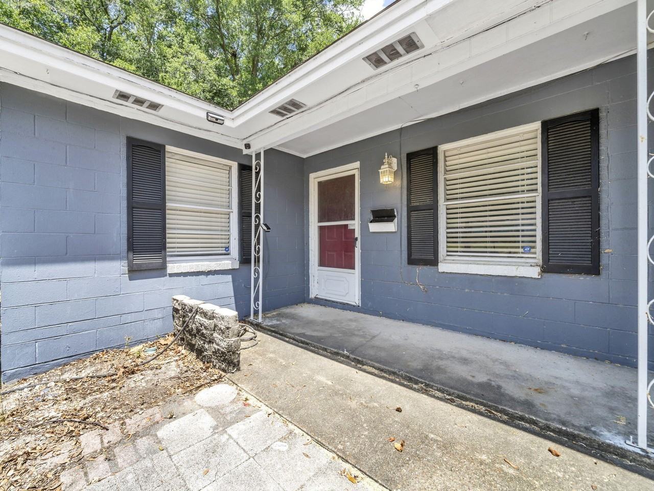 627 Ferretti Ave - Photo 4 of 34