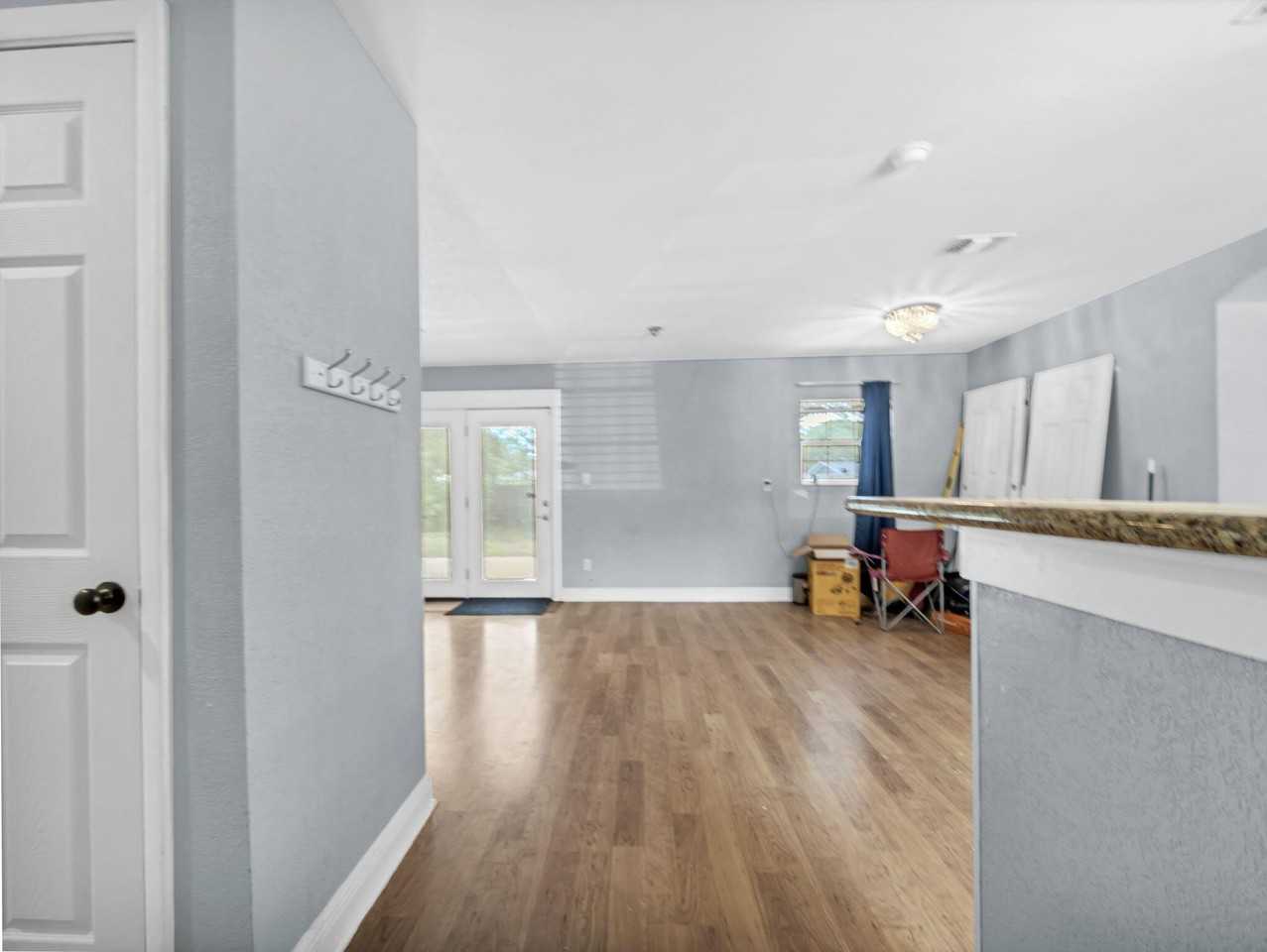 627 Ferretti Ave - Photo 6 of 34