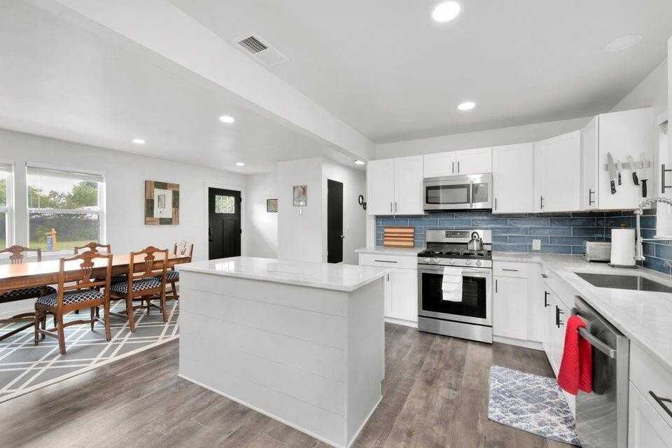 108 Moriarty St Nw - Photo 5 of 28