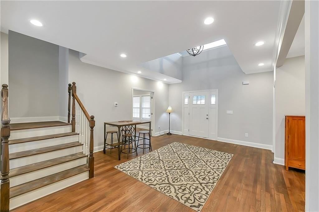 1378 Lakewood Ave Se - Photo 3 of 19