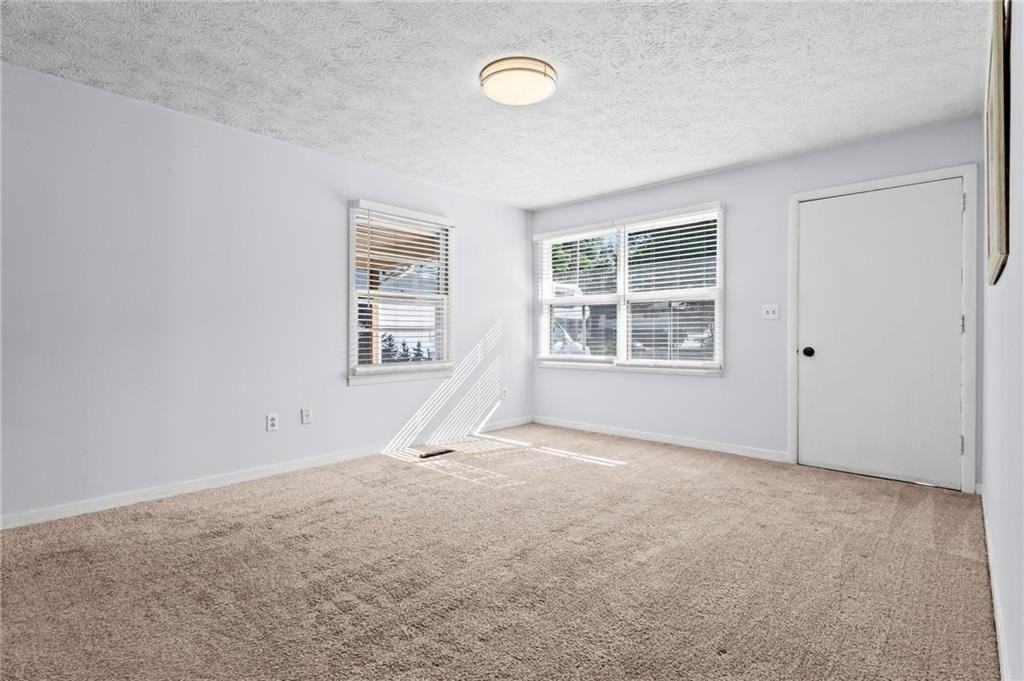 2560 Walton Way Sw - Photo 5 of 23