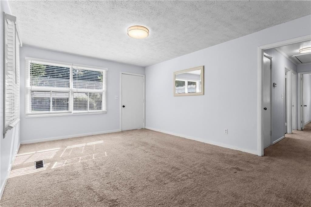 2560 Walton Way Sw - Photo 6 of 23