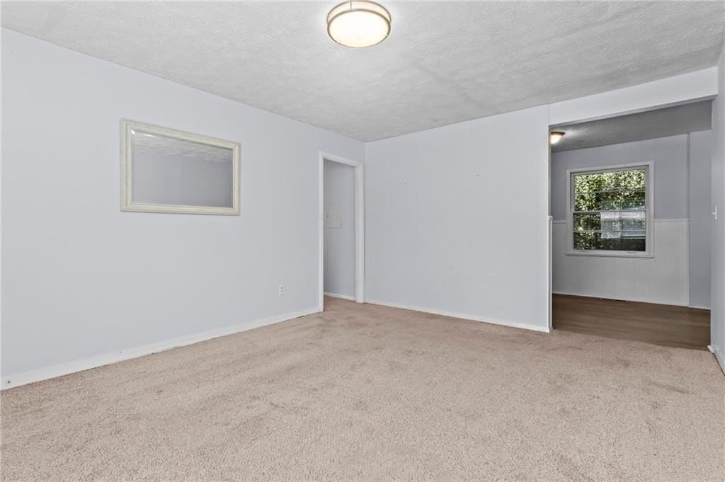 2560 Walton Way Sw - Photo 7 of 23