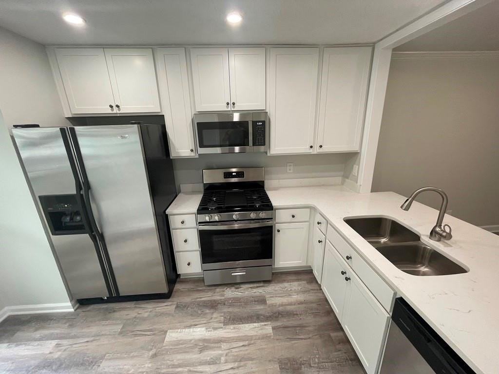 2260 Newport Lndg - Photo 2 of 25