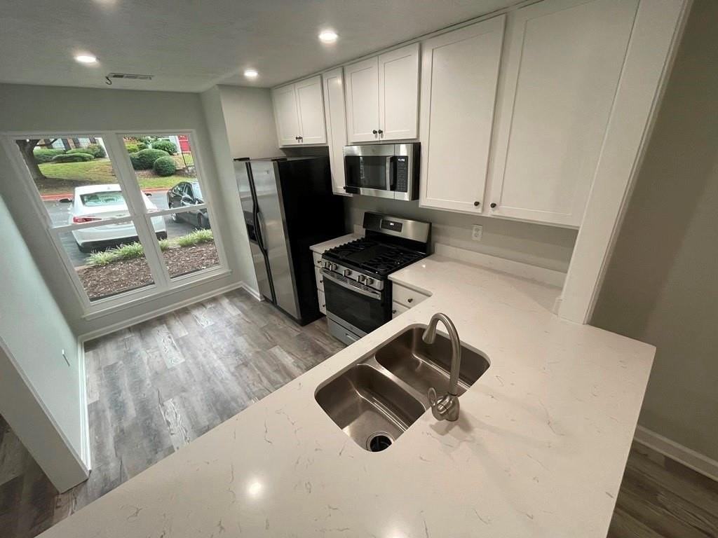 2260 Newport Lndg - Photo 4 of 25