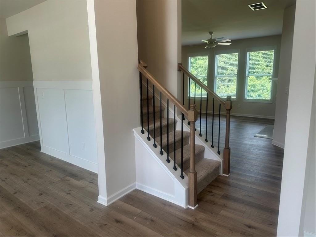 2455 Sunny Hill Rd - Photo 3 of 14