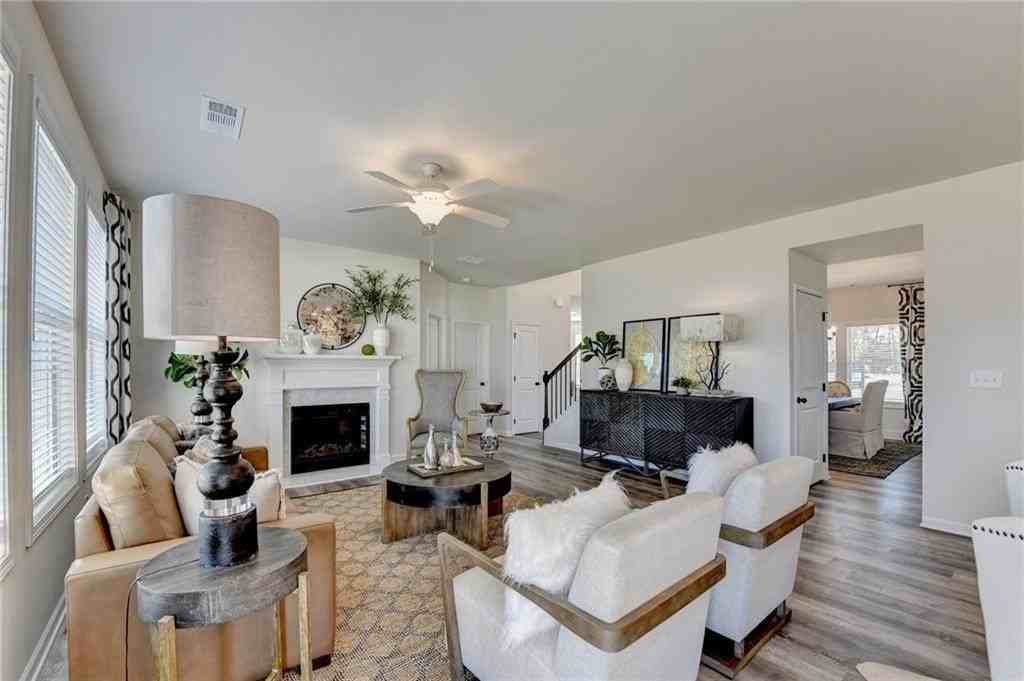 2455 Sunny Hill Rd - Photo 7 of 14