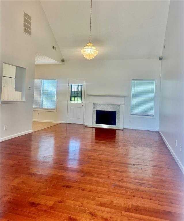1815 Jeffery Ct - Photo 2 of 15
