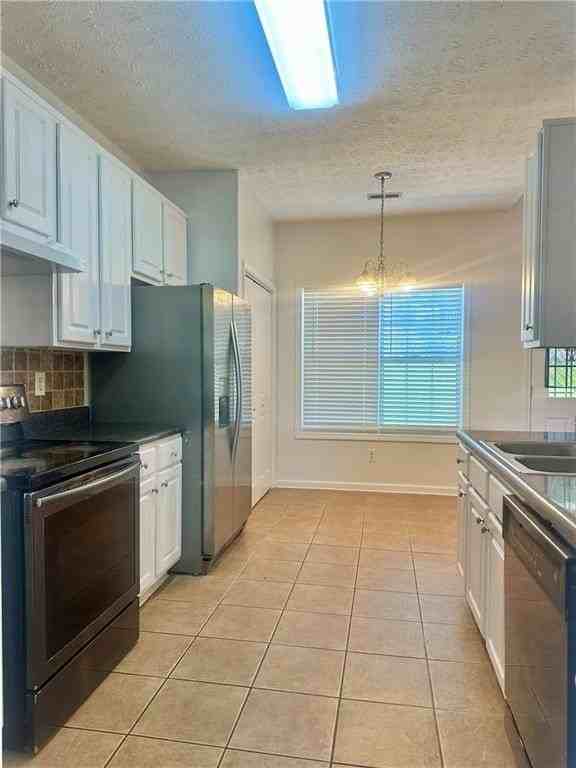 1815 Jeffery Ct - Photo 4 of 15