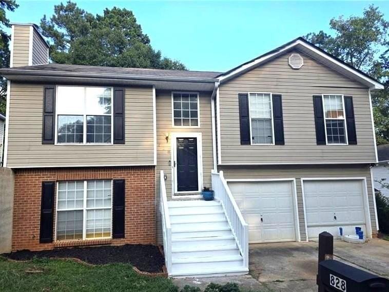 828 Tradd Ct - Photo 2 of 3
