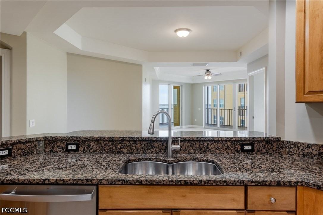 2745 1st St #1406 - Photo 5 of 31