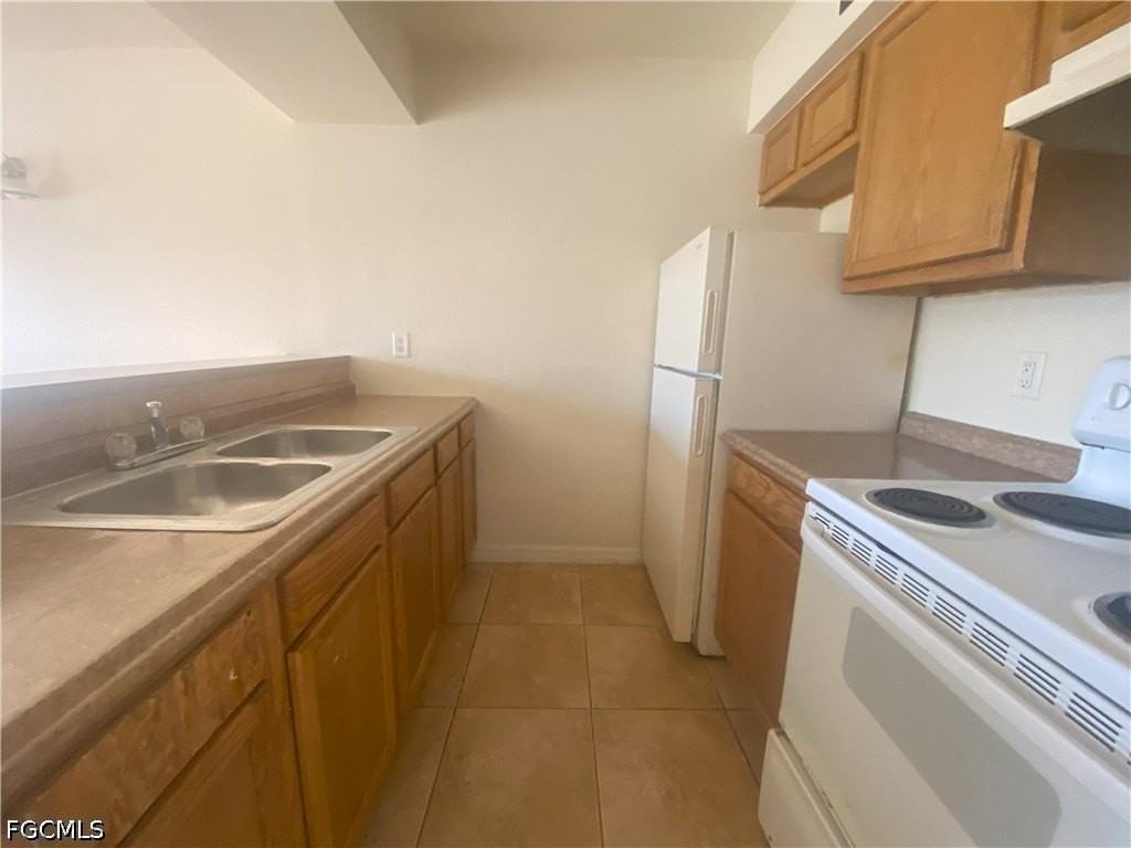 2229 Central Ave - Photo 5 of 7