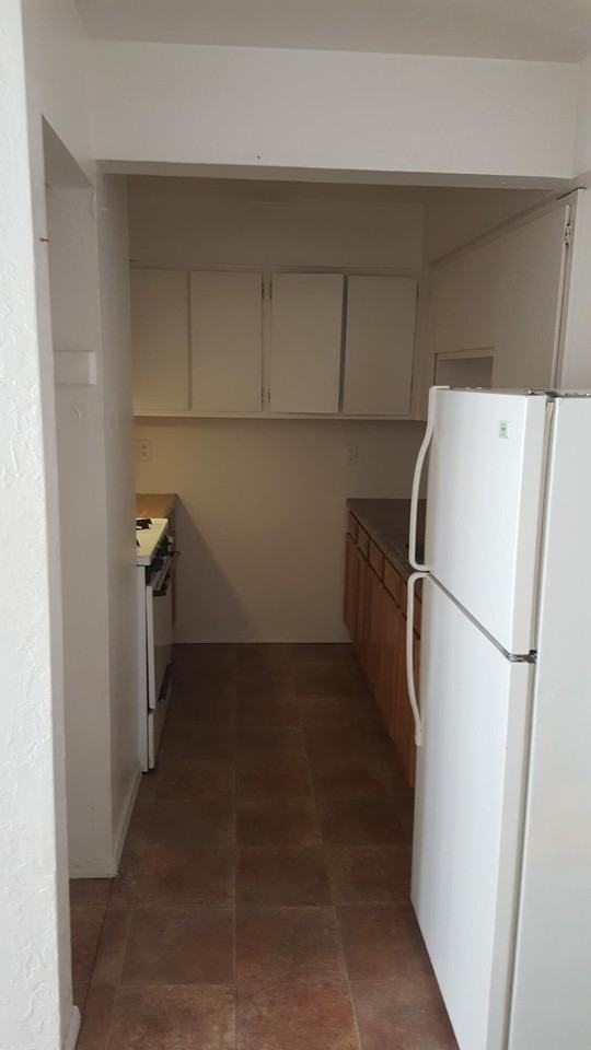 844 Chelwood Park Blvd Ne #11 - Photo 3 of 5