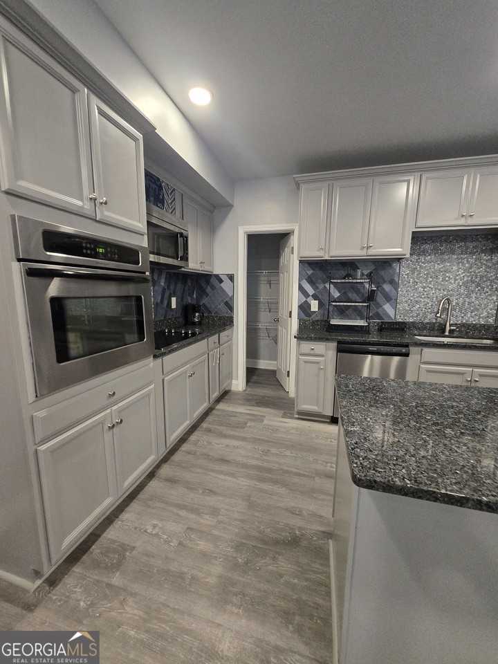 30 Grassy Springs Ct - Photo 5 of 14