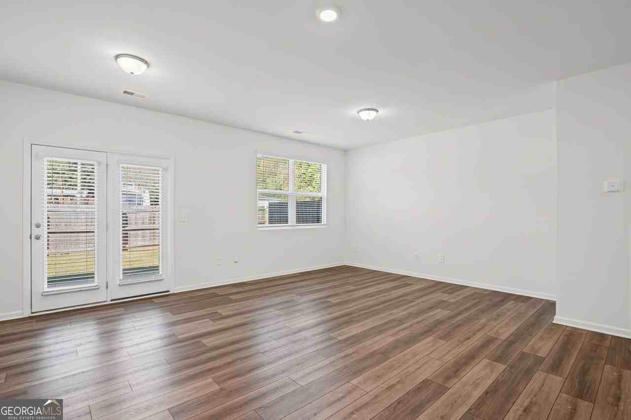 423 Union Station St - Photo 7 of 29