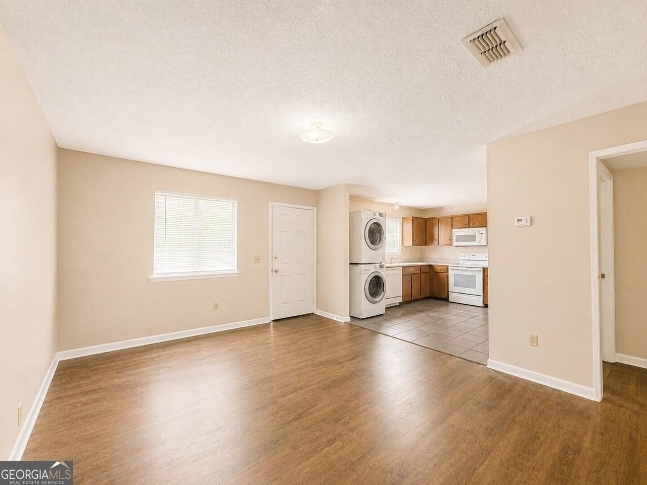 109 Sea Parc St #B - Photo 6 of 21
