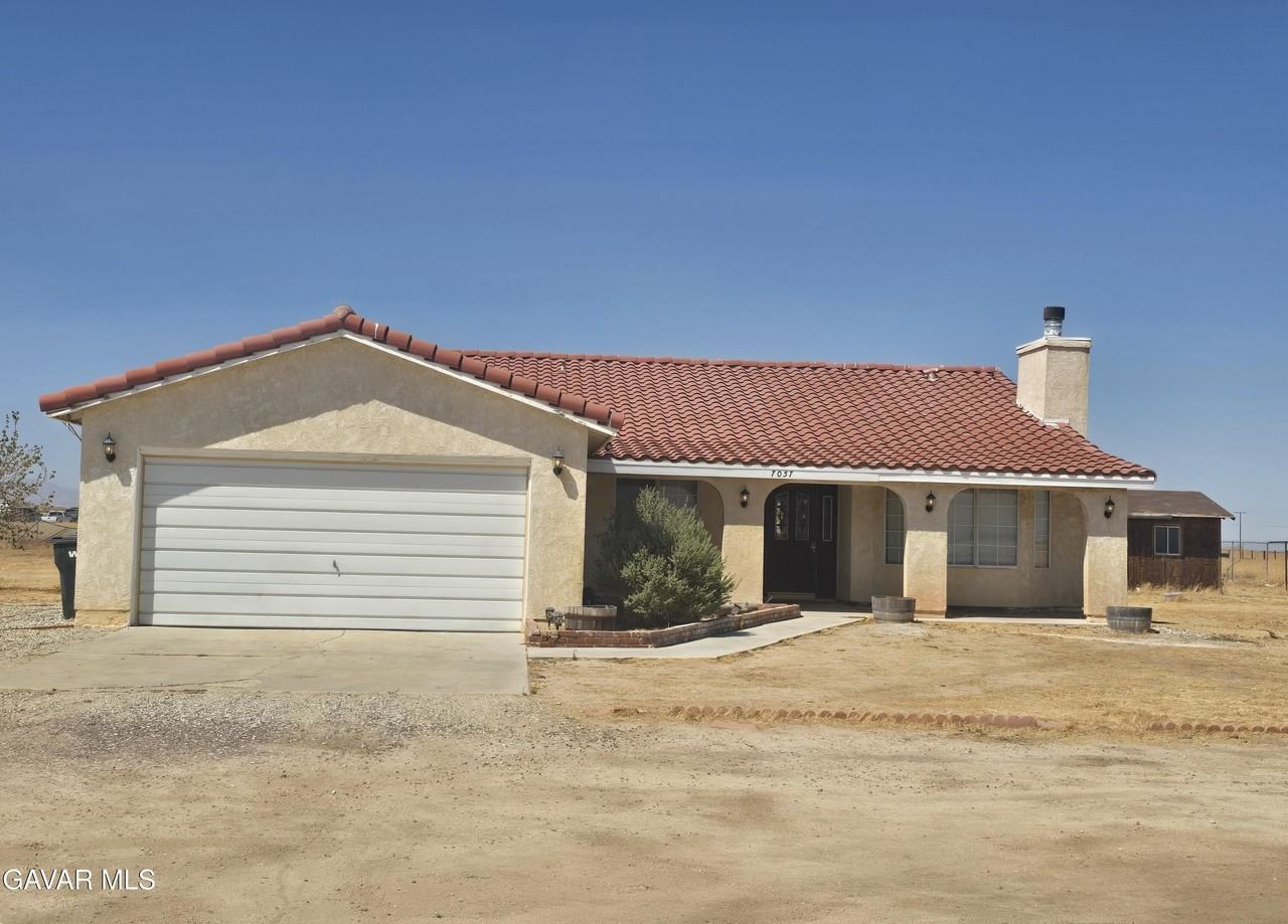 7057 W Avenue H - Photo 2 of 49