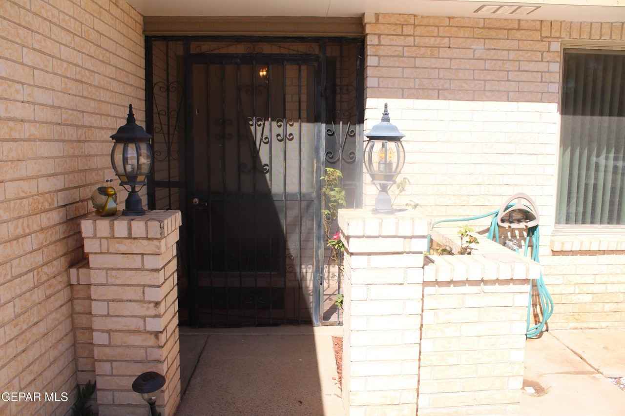 3145 Red Sails Dr - Photo 2 of 26