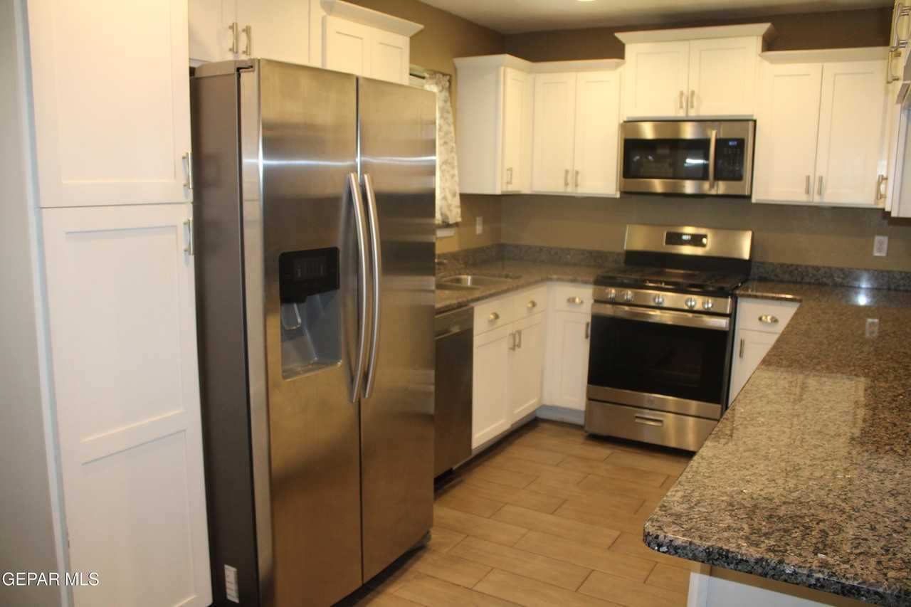3145 Red Sails Dr - Photo 7 of 26