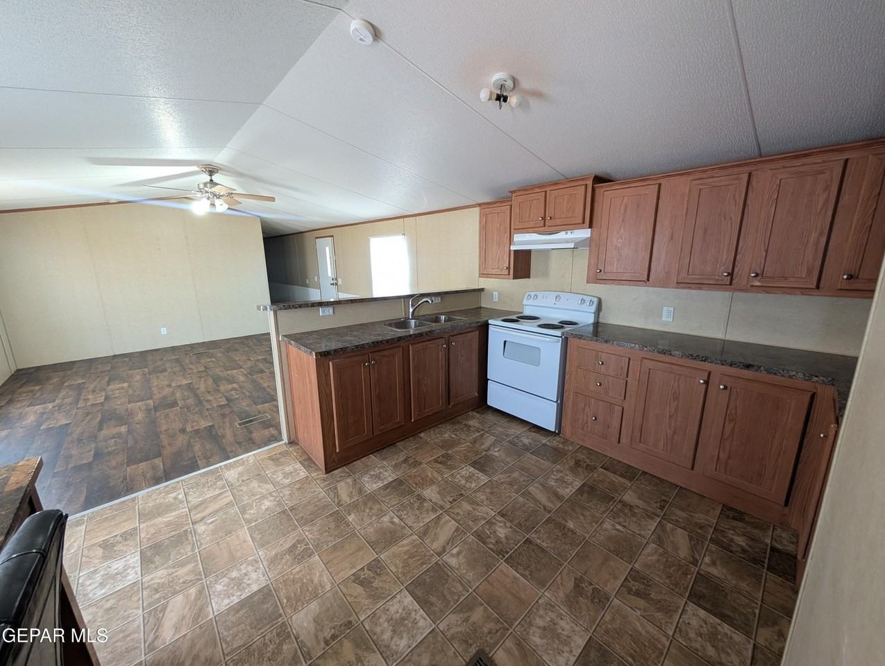 1052 Macadamia Cir - Photo 7 of 15