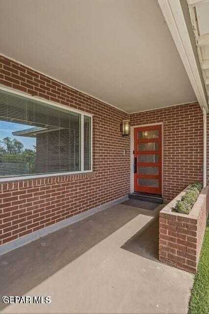 4236 Buckingham Dr - Photo 2 of 39