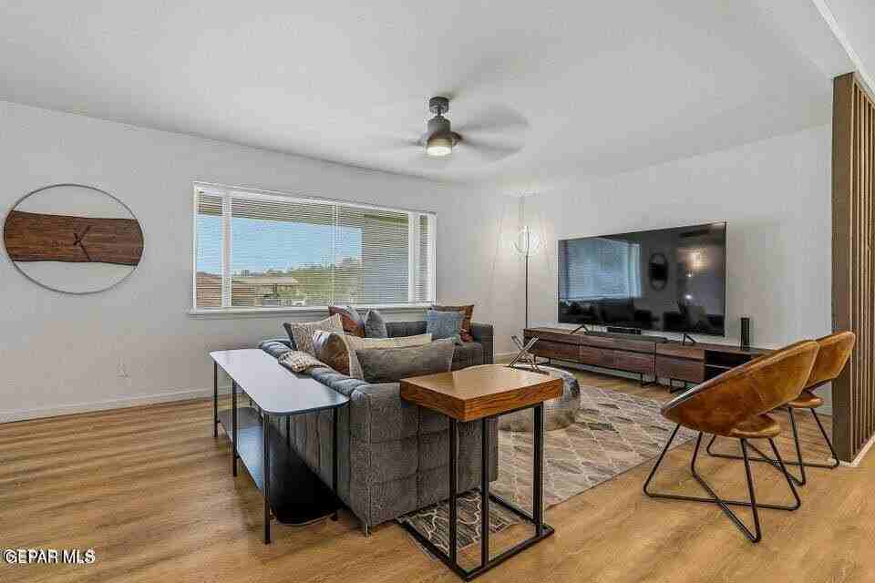 4236 Buckingham Dr - Photo 7 of 39