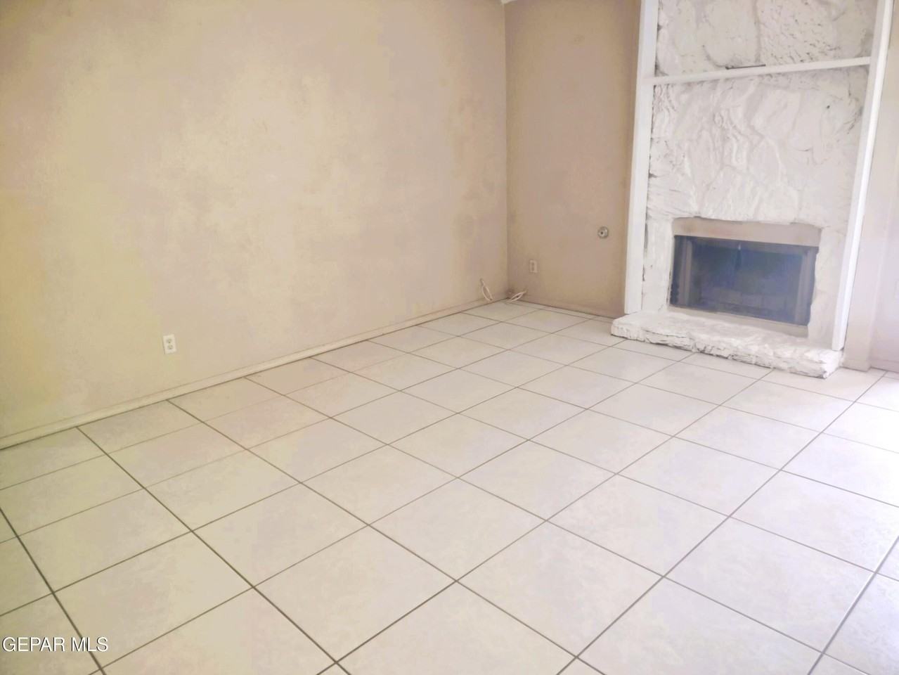 8520 Saratoga Dr - Photo 3 of 22