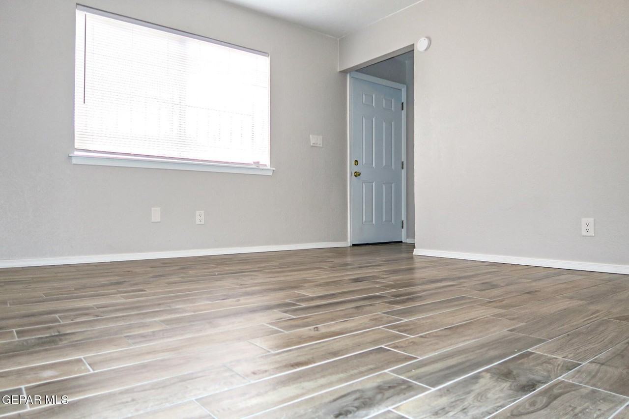 5198 Viceroy Dr #D - Photo 2 of 19