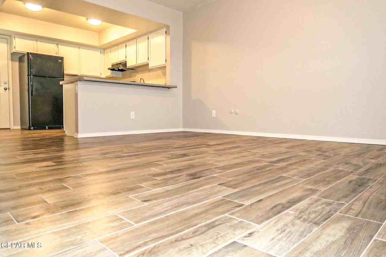 5198 Viceroy Dr #D - Photo 4 of 19