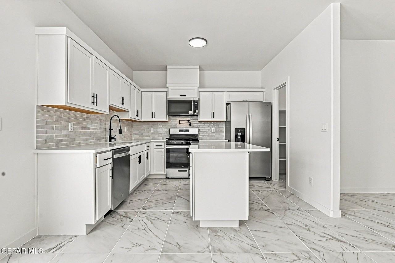 13909 Paseo Perlas Dr - Photo 5 of 46